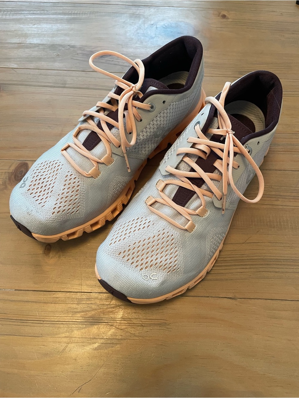 On Cloud X Women’s 9.5 Athletic Sneakers Silver Almond Running Shoes